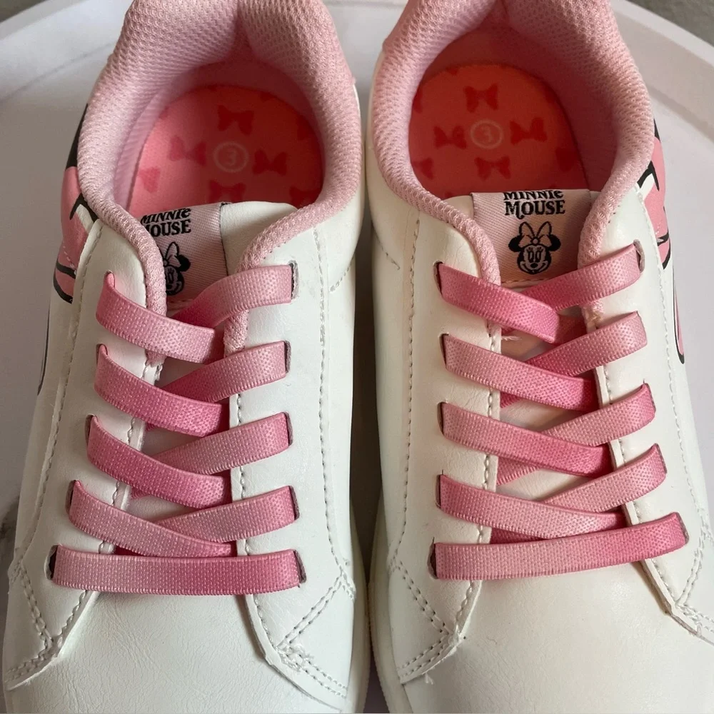 NWOT Disney Minnie Mouse Kids Sneakers Size 3